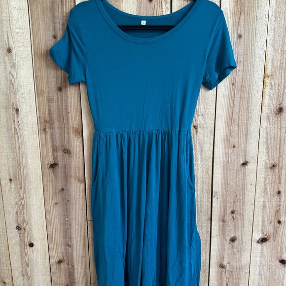 Teal Short Sleeve Women's Dress - Picture 1 of 5